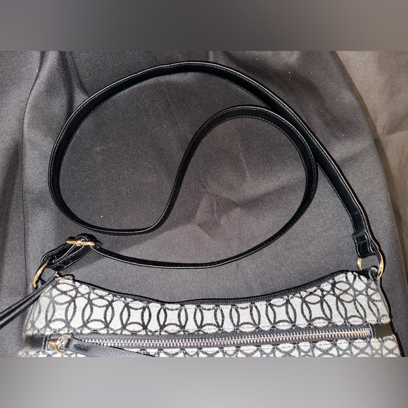 Hallie Crossbody Handbag in Black/Beige Jacquard - Picture 6 of 9